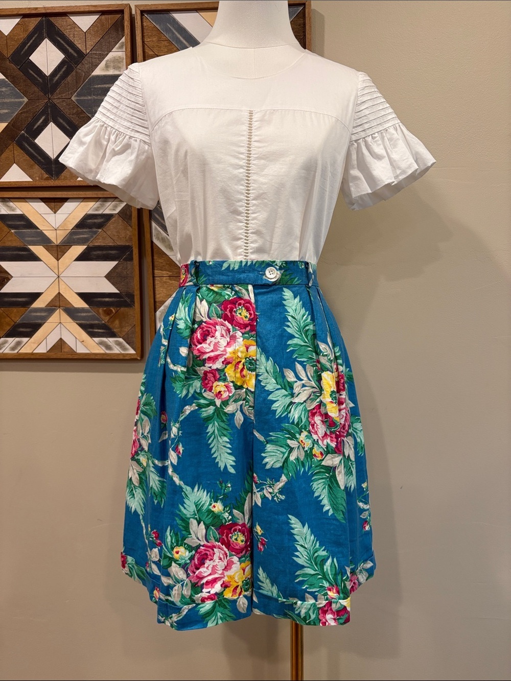 Vintage Lauren Ralph Lauren 90s Cottagecore Linen Floral Bermuda Shorts size 8